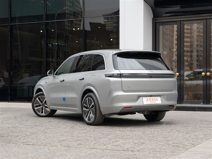 Lixiang L8 Ultra six-seat flagship family SUV