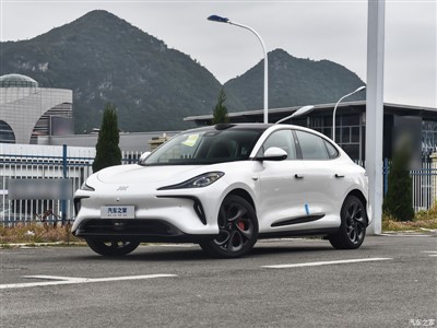 IM LS6 سيارة الدفع الرباعي الكهربائية الفاخرة كوبيه